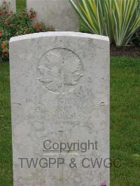 Etaples Military Cemetery - Skipton, Horace Kennedy
